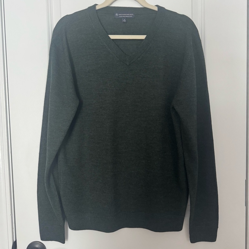 Hart Schaffner Marx Men's Dark Green Merino Wool V-Neck Sweater